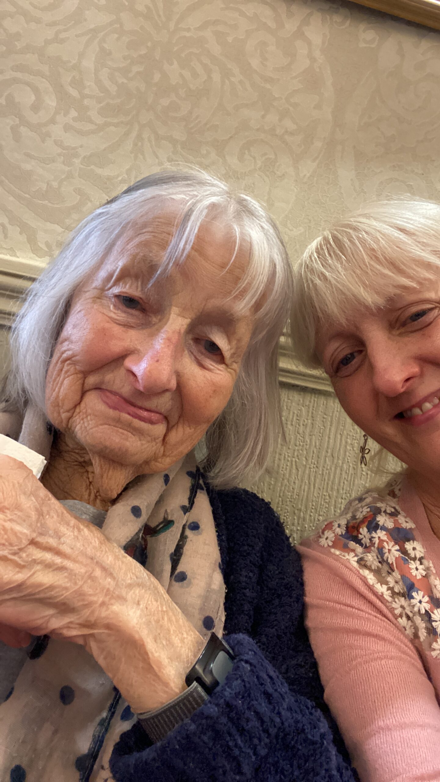 2B572749-78D7-4886-A603-F597FDAFA6E4