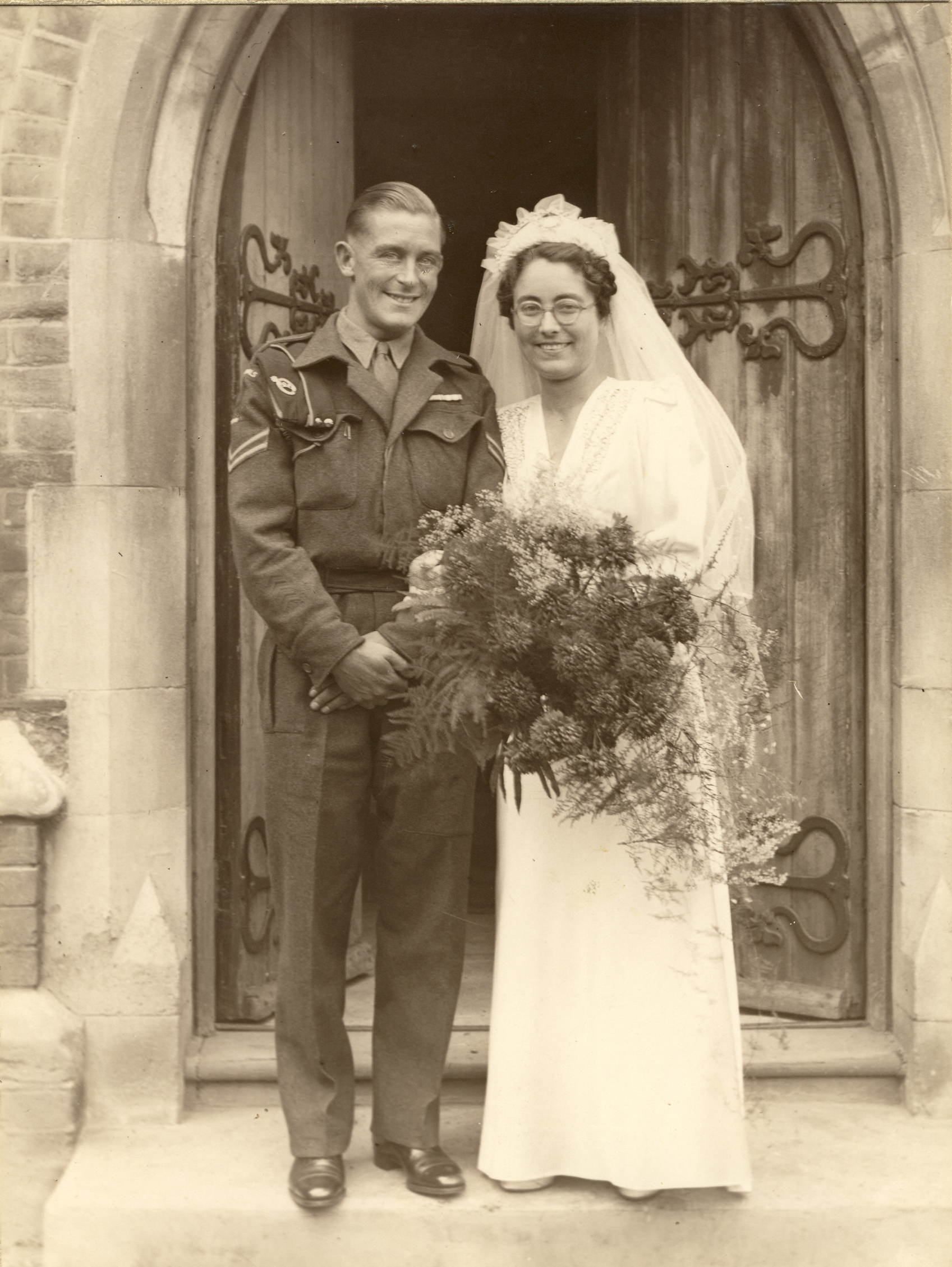 Edwin-Christopher-John-REYNOLDS-and-Ethel-May-Squibs-GILDERSLEVE-14-August-1945