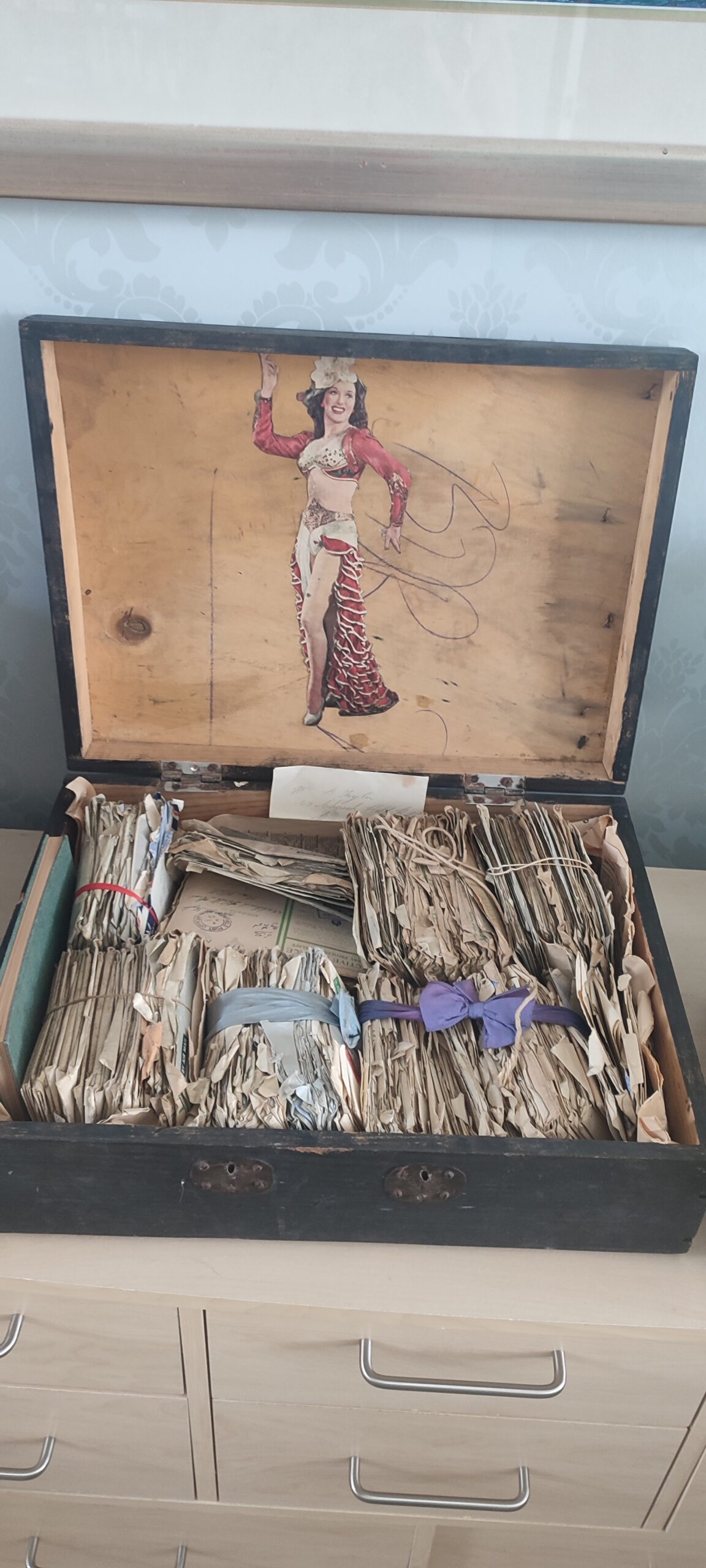 SamGelderWarLettersBox